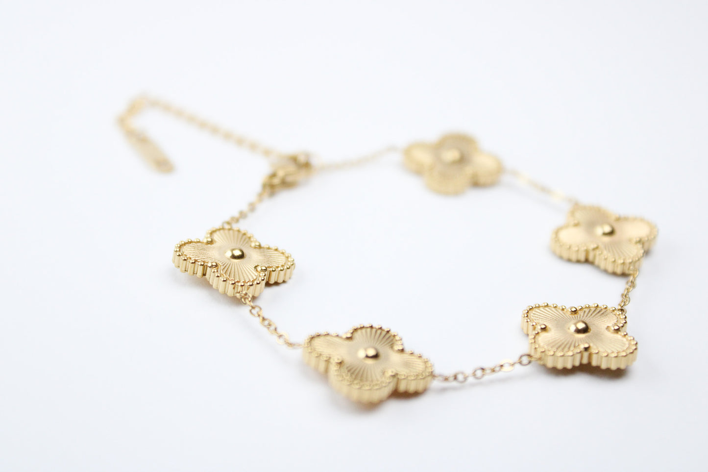 Golden Flower Chain Bracelet