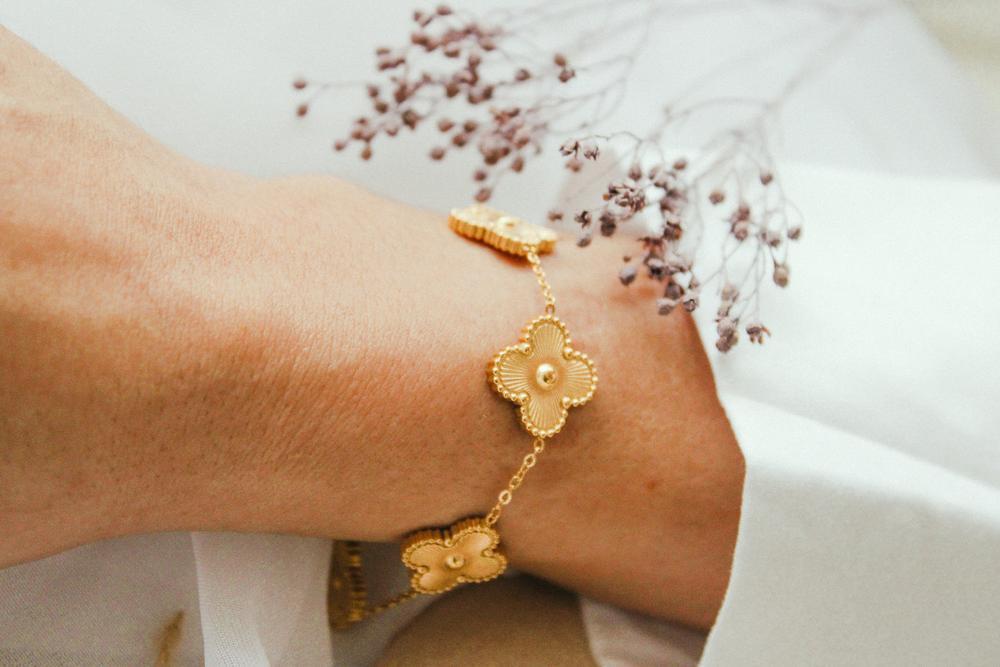 Golden Flower Chain Bracelet